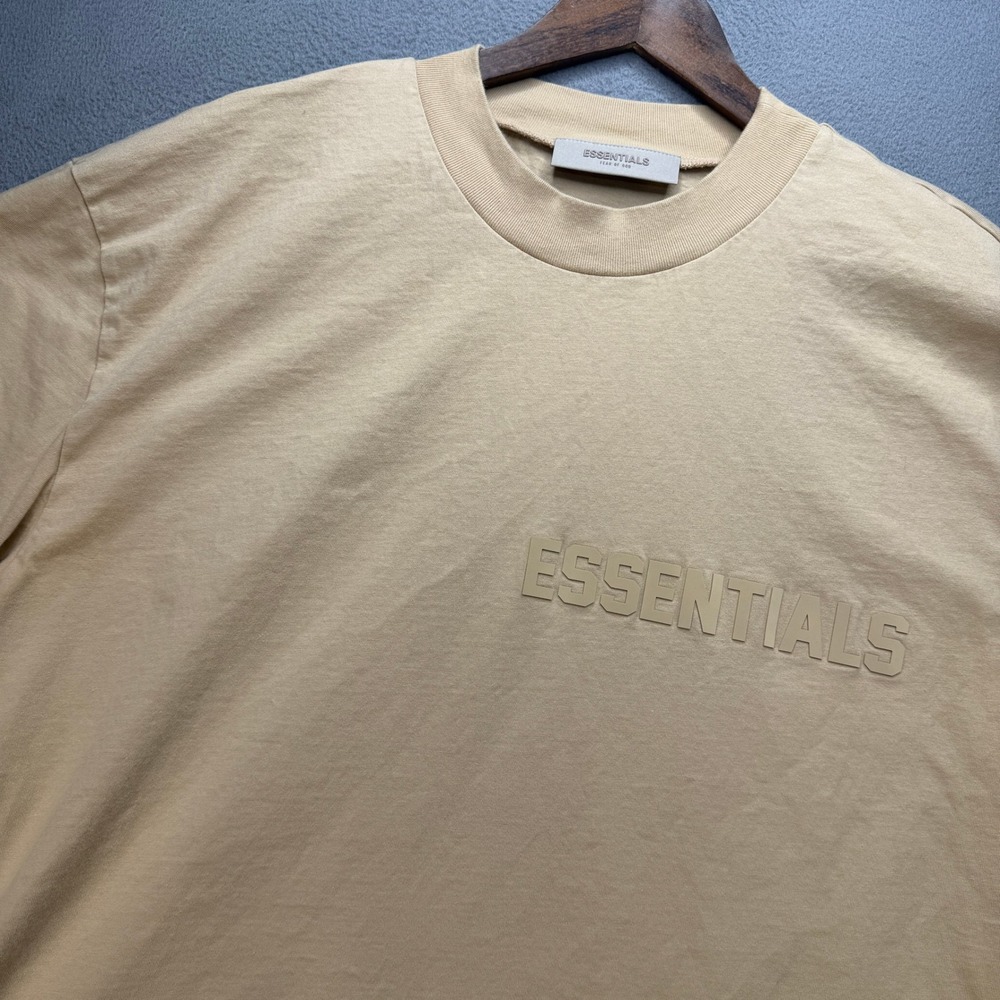 Fear of God Essentials T-Shirt Mens Large Tan Cotton Boxy Fit Rubber Logo Tee
